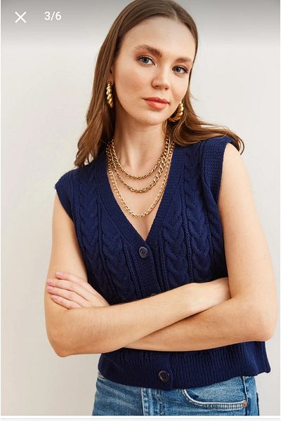 By Nilgün Akay Young Model Vest