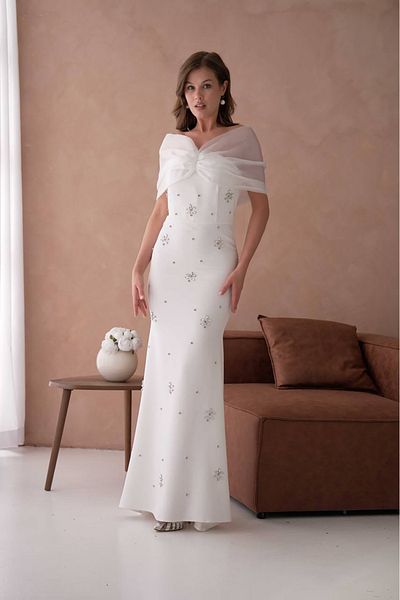 Neşeli Butik γυναικείο βραδινό φόρεμα από λευκό τούλι και πέτρα με λεπτομέρειες NBS9372