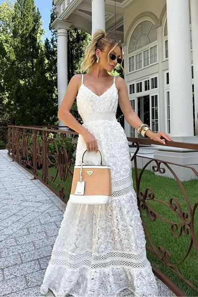 Neşeli Butik γυναικείο φόρεμα με λουράκι σε λευκό σχέδιο NBEMP2667