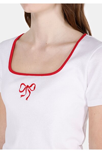 Colin's Γυναικείο λευκό κοντομάνικο μπλουζάκι με κέντημα με τετράγωνο γιακά