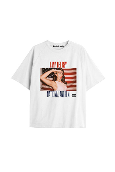 Kalic Studio تيشيرت لانا ديل ري واسع المقاس، من مجموعة كود 28 للأزياء والفعال...