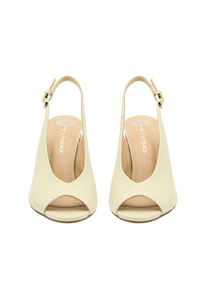 Vario R5807 Model Cream Colored Styling Product