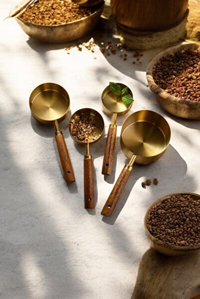 Yuva Concept Different Sizes Stainless Steel Wooden Handle Measuring Spoon Set Measuring Cup