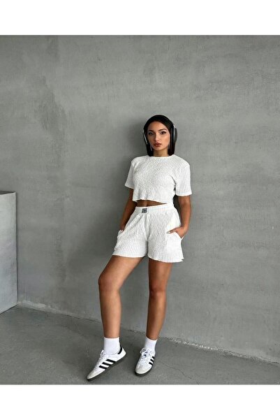 Butik Rahat Fit Dokulu Şortlu Takım