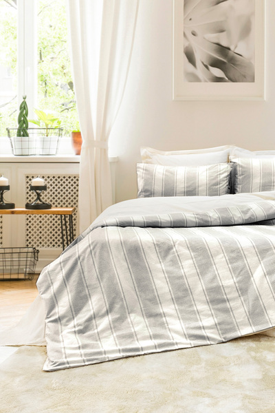 Vionel Home طقم غطاء لحاف سانتوريني مصنوع من القطن بنسبة 100% ومخطط باللون ال...