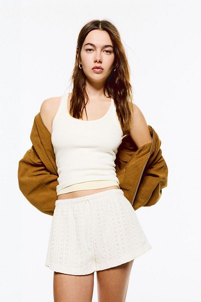 Bershka شورت كروشيه ريفي