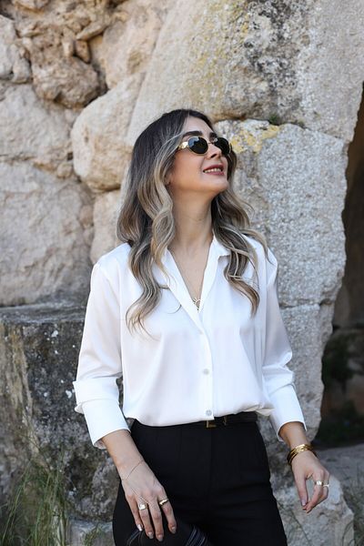 bytugcekaya Cămașă albă din satin cu mânecă lungă