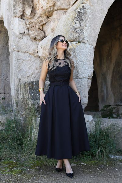 bytugcekaya Rochie neagră cu mânecă zero cu curea cu motiv floral