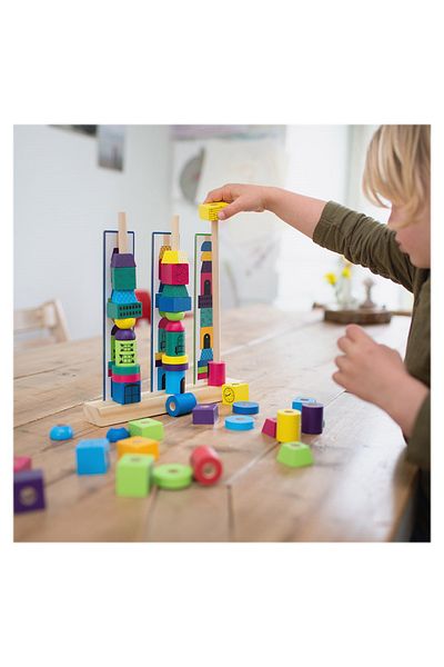 BS Toys Stack Towers, Joc De Insirare Cu Modele De Sortare