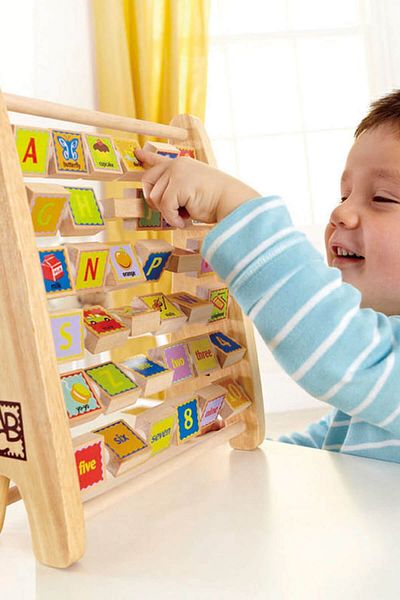 Hape Άβακας με μοτίβο αλφαβήτου
