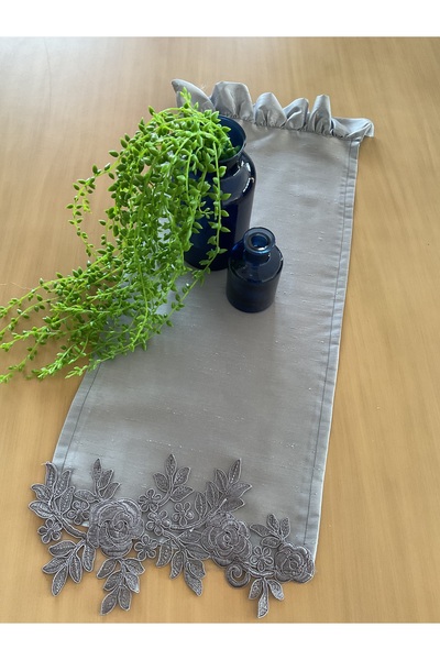 Hyatt Concept İpek Şantuk Kumaştan Fırfırlı/Dantelli Mini Runner/Örtü