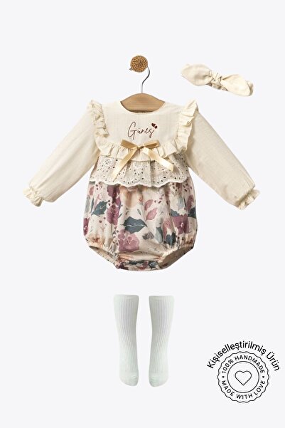 Minytrendy Kız Bebek İsimli Keten Yenidoğan Romper Bandanalı Çoraplı Tulum Takımı Bebek Bayramlık Elbise