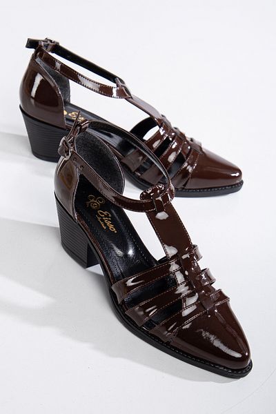 MS SUGAR SHOES Обувки на токчета с катарами от изкуствена лачена кожа с шарка от слама и винтидж дизайн