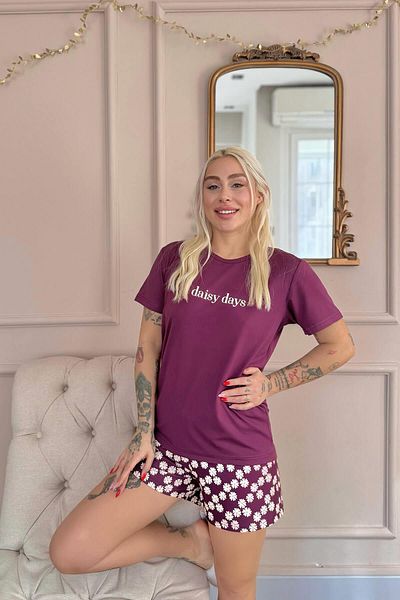 Pijamaevi Set de pijamale pentru femei tricotate cu mâneci scurte cu model Purple Daisy Days, cu pantaloni scurți