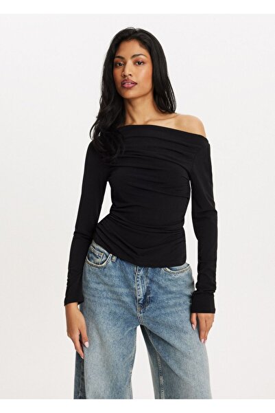 Vera Tekstil Kadın,siyah omuz dekolteli , drapeli bluz