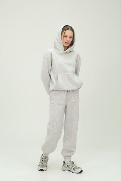 The Champ Clothing Set hanorac și pantaloni de trening oversize unisex, 80% bumbac, țesătură cu 3 fire, confortabil și elegant.