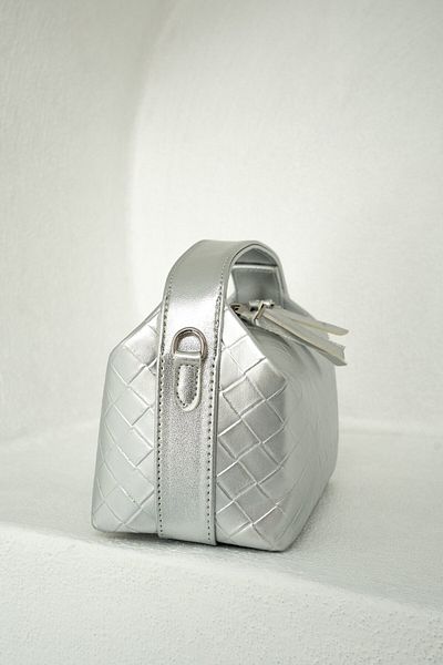 LAMİNTA Geantă de mână pentru femei Blake Silver Knitted Pattern