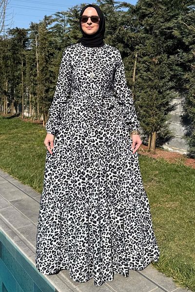 Rabia Şamlı Μαύρο φόρεμα με σχέδιο λεοπάρ