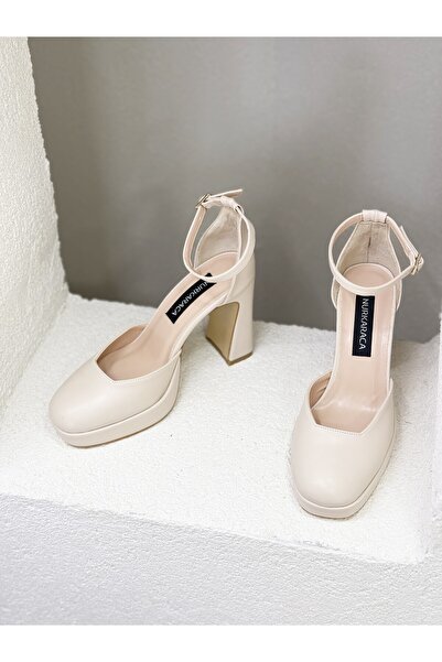NUR KARACA 25Y8249 ÖNÜ KAPALI YANLARI AÇIK BİLEKTEN BANTLI 10CM PLATFORM TOPUKLU AYAKKABI KADIN