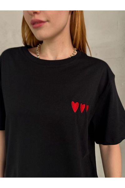 Cappmoda T-911 Tricou din bumbac cu mânecă scurtă brodat cu inimă roșie neagră