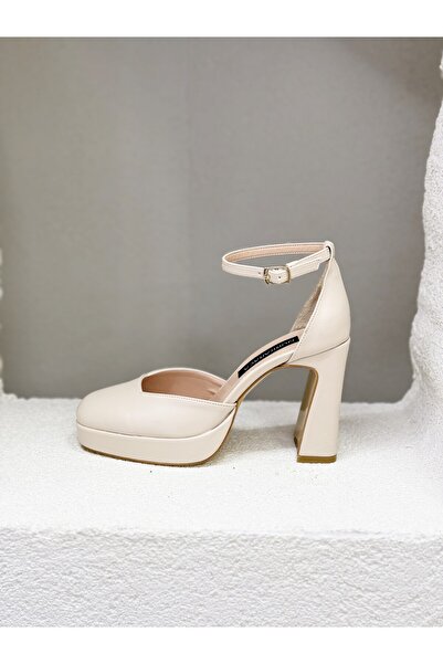 NUR KARACA 25Y8249 ÖNÜ KAPALI YANLARI AÇIK BİLEKTEN BANTLI 10CM PLATFORM TOPUKLU AYAKKABI KADIN