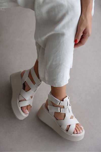 selinshoes حذاء Belinda نسائي بكعب عريض وشريط فيلكرو - EKRU