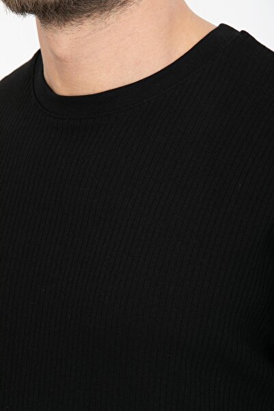 Store Men's Cotton Set - Comfortable Joggers and T-Shirt, Ideal for Casual Elegance