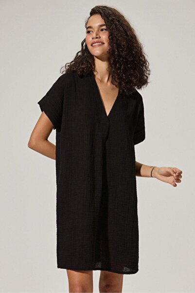 White By Nature V-Neck Plikaşe Black Dress