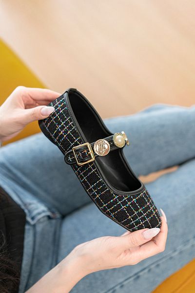 DİVOLYA Myra Black Tweed Fabric Bareti Accessorized (1 cm Heeled) Round Toe Babet with Bareti