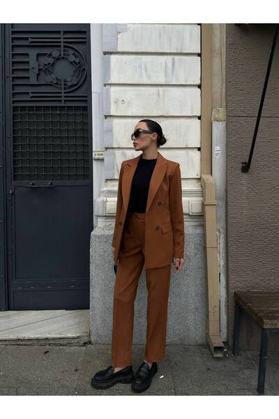 MODAGK طقم سترة وبنطلون من Vera Blazer باللون الجملي