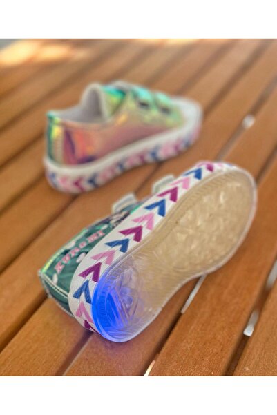 Surpie Shoes Kuromi Girl's Convers Lighted Casual Shoes - Size 31-35