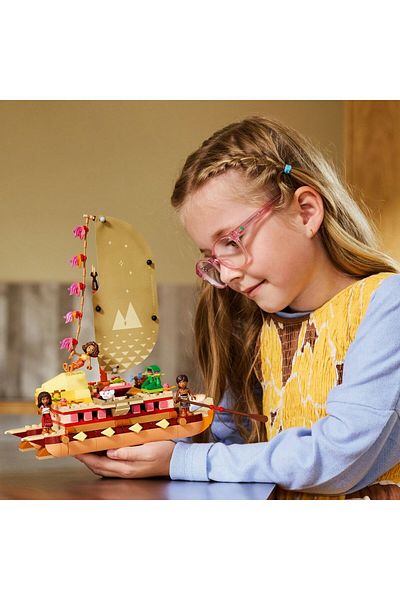LEGO LEGO Disney Set - Moana's Adventure Canoe (43270)