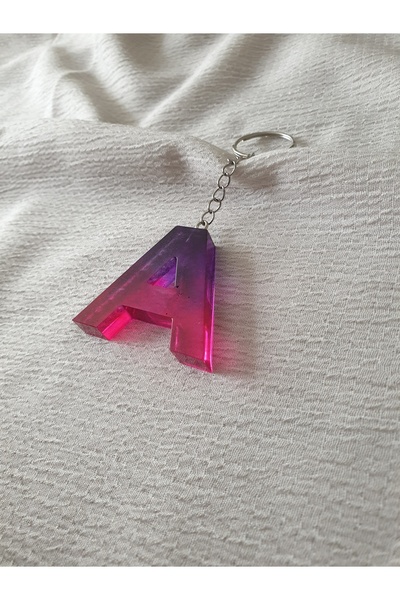 LuArte سلسلة مفاتيح على شكل حرف A من الإيبوكسي باللون الأرجواني والوردي