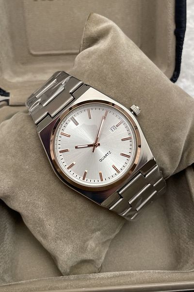 Leerybee Quartz Stylish Men's Wrist Watch Nk-16