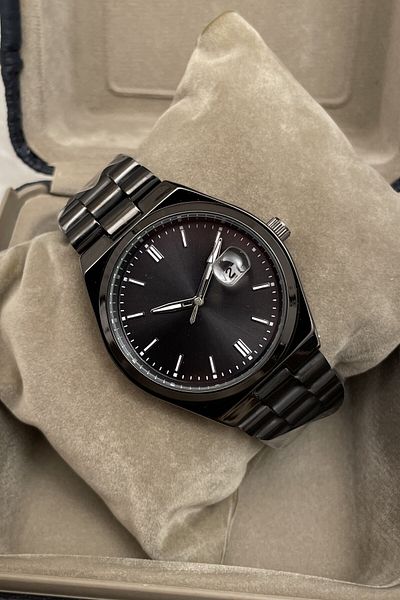 Leerybee Quartz Calendar Men's Wristwatch Nk-15