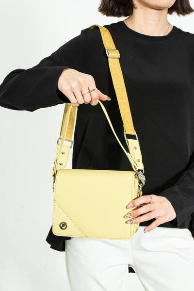 Just Polo حقيبة كتف نسائية متوسطة الحجم بحزامين و3 أقسام JustPolo TYC001ETK5007