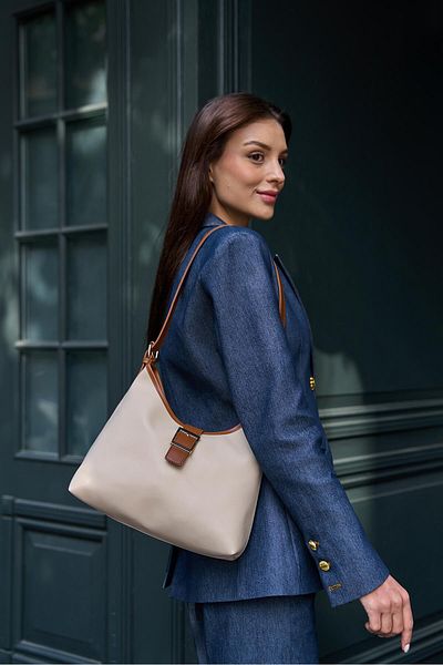 Madamra Cremefarbene Damen-Hand- und Umhängetasche mit goldener Schnalle