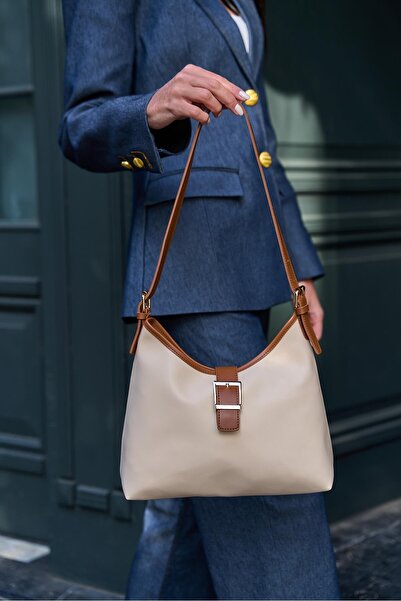 Madamra Krémová dámská kabelka do ruky a přes rameno se zlatou přezkou
