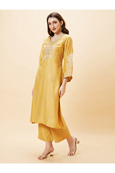 Globus By Styli Embroidered V-Neck Straight Kurta with Palazzo Set