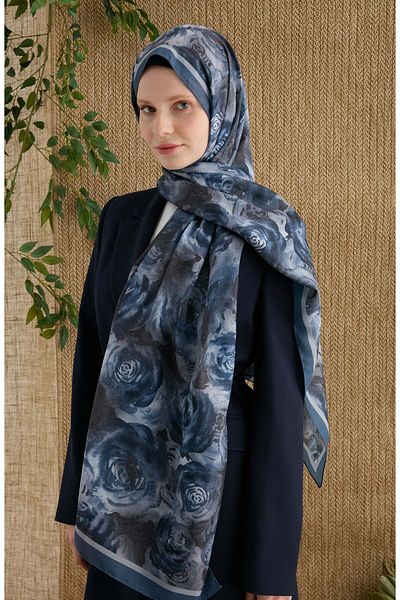 Fatma Atasoy Şal cu model albastru trandafir