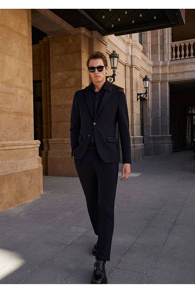 Ramsey Black Knitted - Plain Comfort Fit Suit