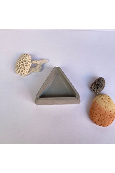 SOFT Handmade Triangle Concrete Ashtray – Create Your Own Style!