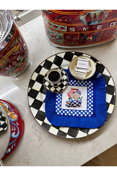 Merve Kaymakcı Συμβατός παρουσιαστής Blue Mackenzie