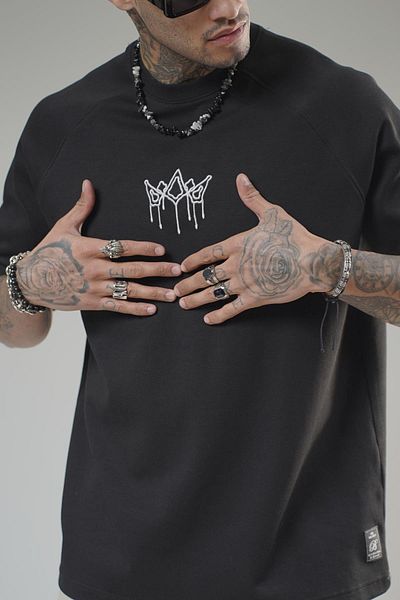 king brich Μπλουζάκι Unisex Oversize Fit με λογότυπο στο μπροστινό μέρος και λεπτομέρεια κεντήματος Raglan Sleeve