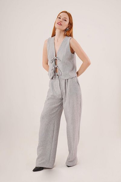 LOKADI Gray Suit Top-Down with Bilateral Women's Close: Vest with Front Tie Detail and Pantalon