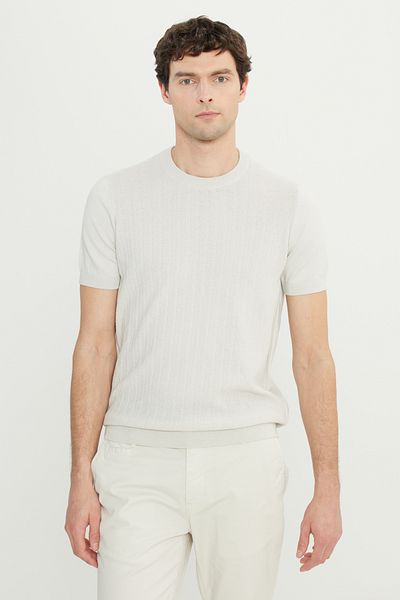 AC&Co / Altınyıldız Classics Ανδρικό ανοιχτό γκρι 100% βαμβακερό μπλουζάκι με κανονική εφαρμογή με λαιμόκοψη ζακάρ πλεκτό