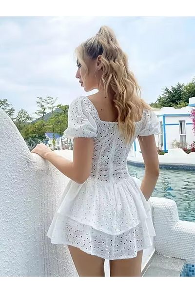 FASHION COCKTAIL Salopetă mini cu mânecă scurtă din dantelă, cu mânecă scurtă, cu pantaloni scurți