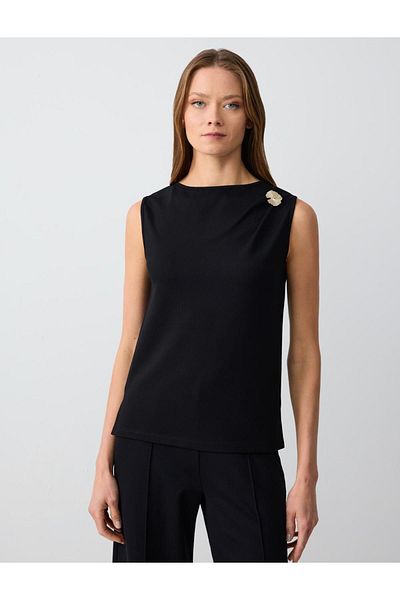 Jimmy Key Black Straight Cut Boat Neck Sleeveless Knitted Blouse