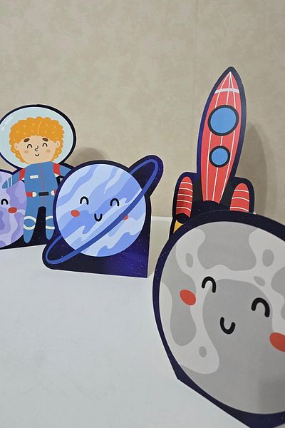 PEKSHOP Σετ Πίνακα Πόδι με θέμα Space Επιτραπέζιες πλακέτες γενεθλίων