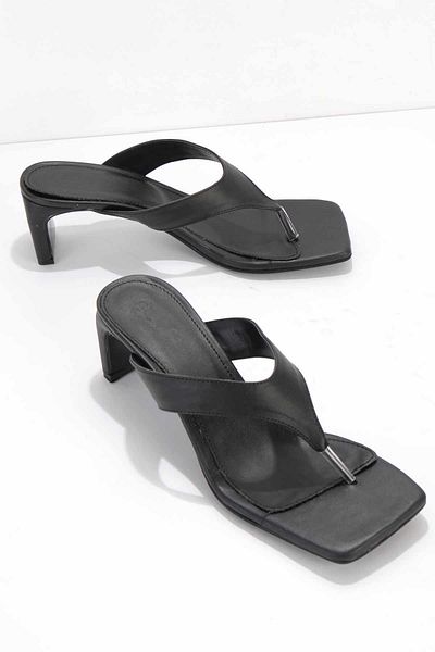Bambi Women's Black Slippers K04575001209